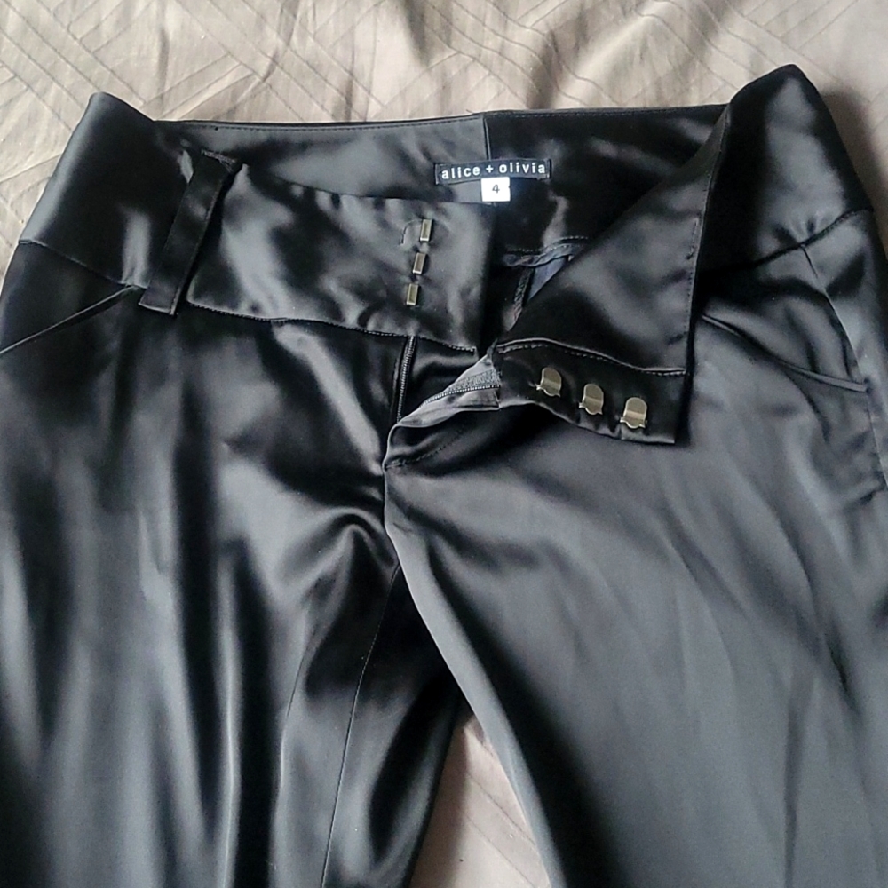 ALICE + OLIVIA: NWOT - 100% SATIN PANTS